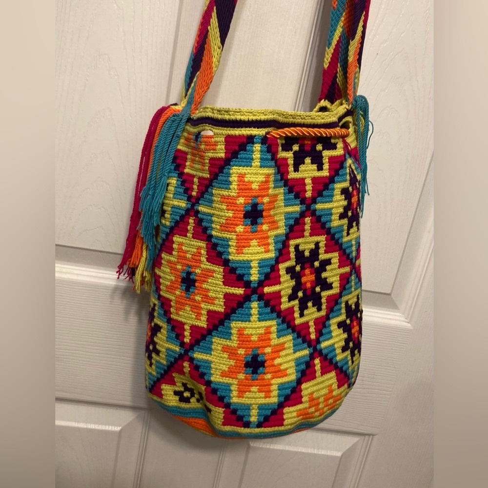 Medium Wayuu crochet bag